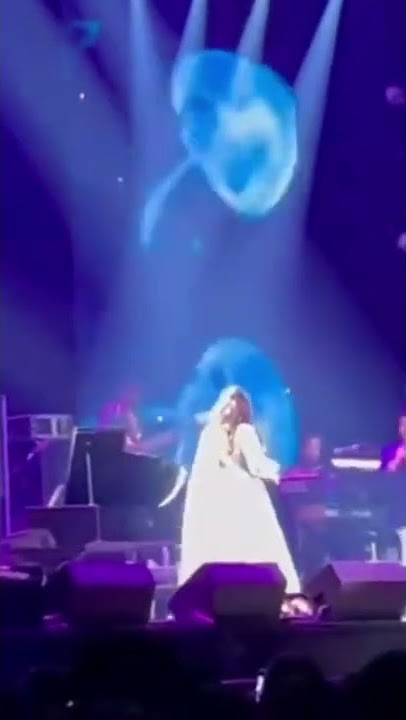 Shreya Ghoshal singing “Manwa Laage” live at OVO Arena Wembley, London — (March 27, 2022)