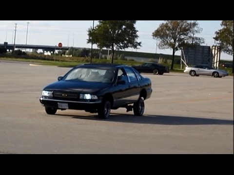 Lowriders Leaving Back Alley Cruisers 