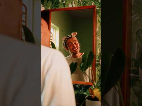 gnash — lookin in the mirror like… WOAH! 🤭 #gnash #cute #selflove #newmusic #bedroompop