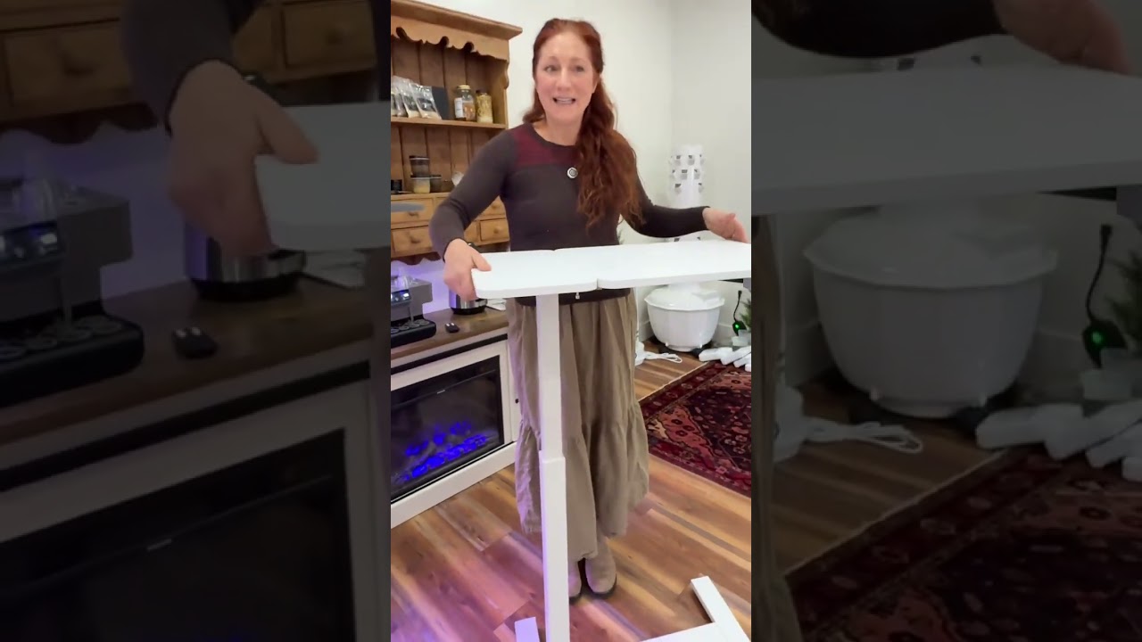 Small standing desk with wheels for home office, bedside laptop table, mobile overbed desk for