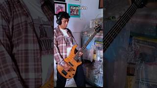 #bass #cover #gunsnroses #welcometothejungle #gnr #soran00 #shorts #basscover #rock #80s #fyp #story
