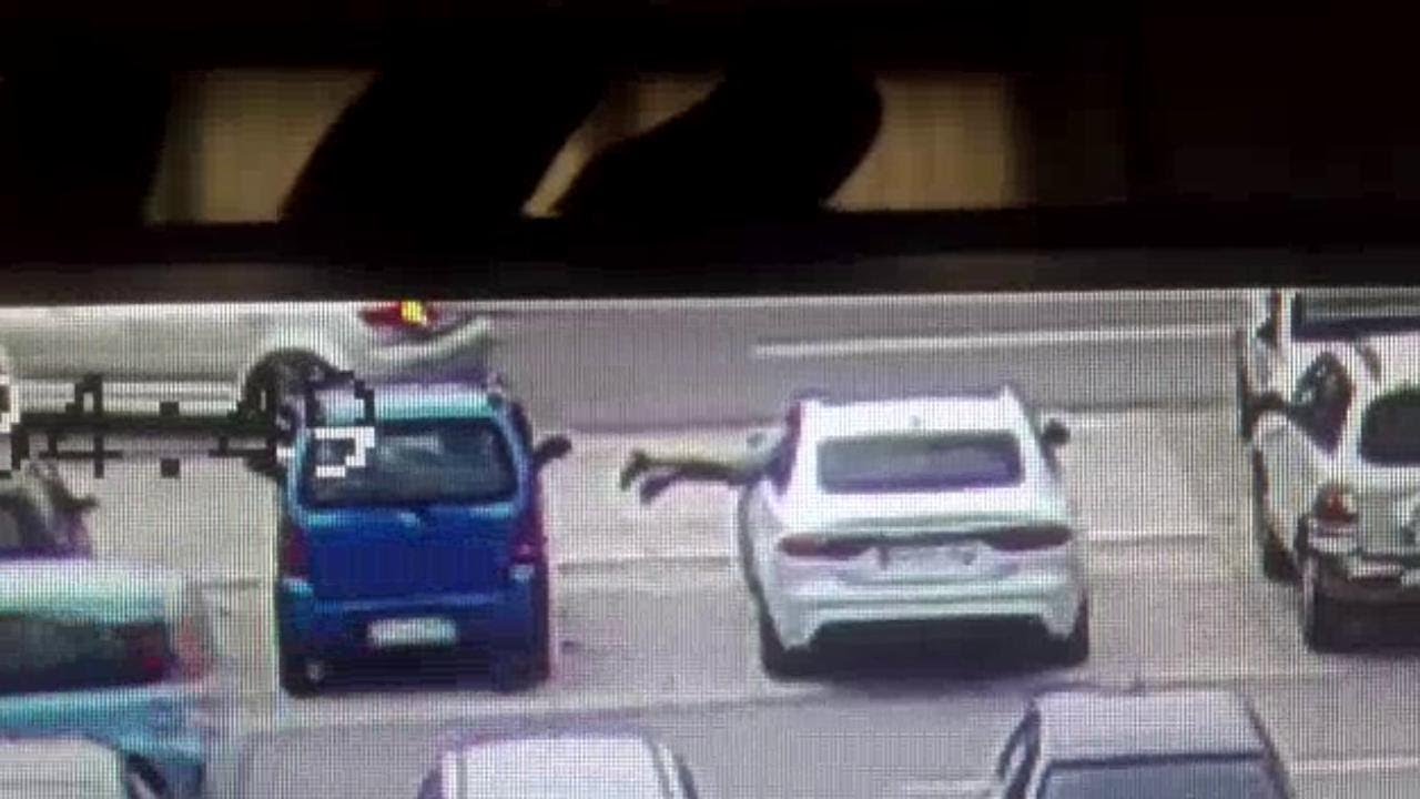 Foggia, meno di un minuto per rubare un'auto: il video del furto