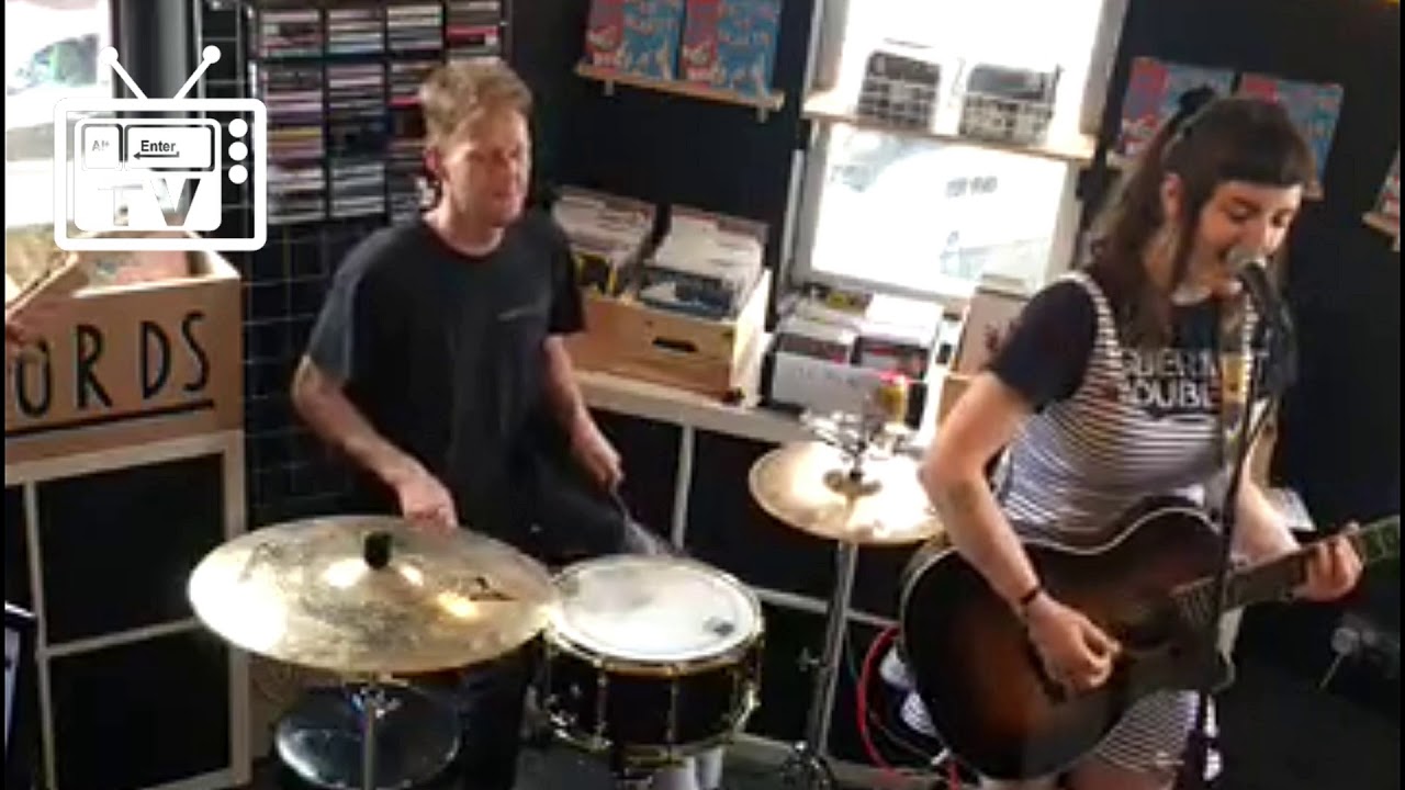 Muncie Girls - Balloon (Live @ Specialist Subject Records, Bristol, 2018-06-13)