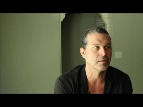 Doyle Bramhall II. talks Roger Waters – guitar presents