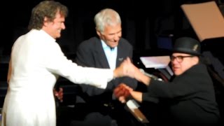 Burt Bacharach, BJ Thomas & Danny DeVito Live 2015 - Raindrops Keep Fallin' On My Head chords