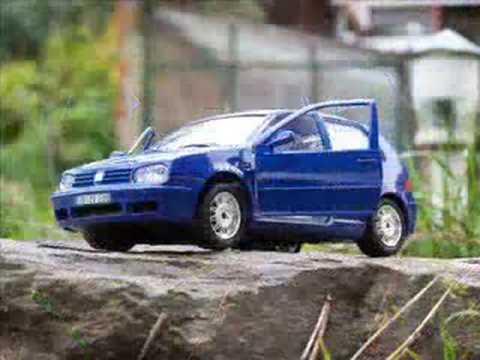 Niet ingewikkeld Verscherpen porselein VW GOLF IV Bburago 1:24 - YouTube