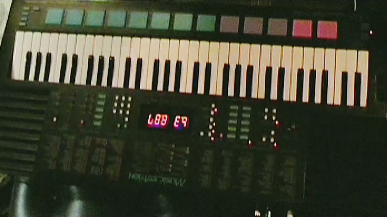 Yamaha PSS 780 Synthwave, custom drum pattern and custom FM sounds,