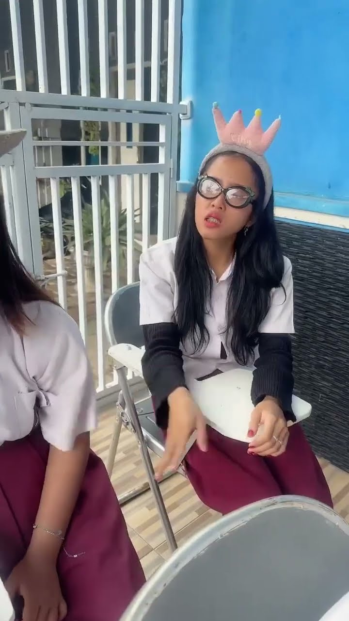 Vidio kocak dan gokil @nyaikembang1nyaikembang1 /ketika razia rambut?