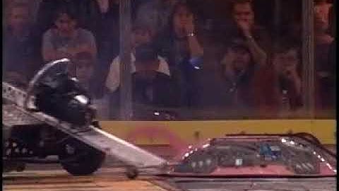 BattleBots Season 2.0: Widowmaker vs Mouser Mecha-Catbot part 1