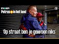 Diederik geeft kleding en eten aan daklozen | Petrus in het land | KRO-NCRV