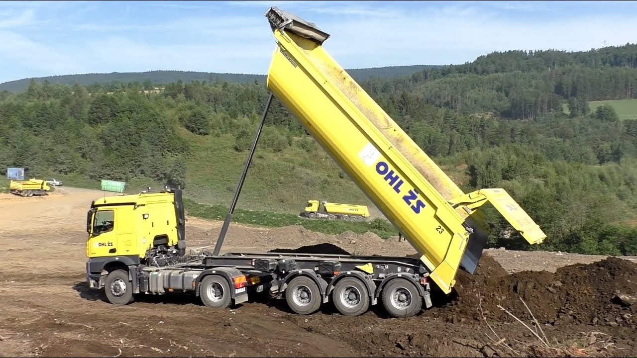 Mercedes Arocs HAD on dump