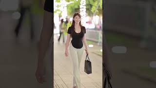 -Skinned And Beautiful And Charming Lady Woman Han Yi Hyi