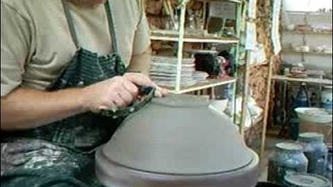 SIMON LEACH - Trimming foot on large bowl