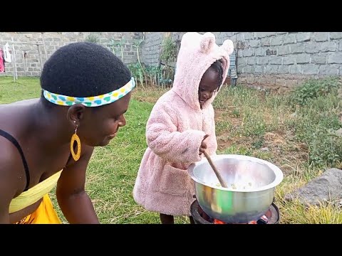 African Village Life//see how a 22 months old girl cooked dinner for the family.