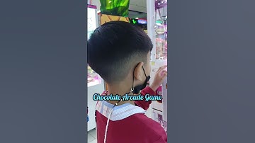 Happy kid enjoy playing claw machine arcade games at timezone #short #clawmachine #arcadegames