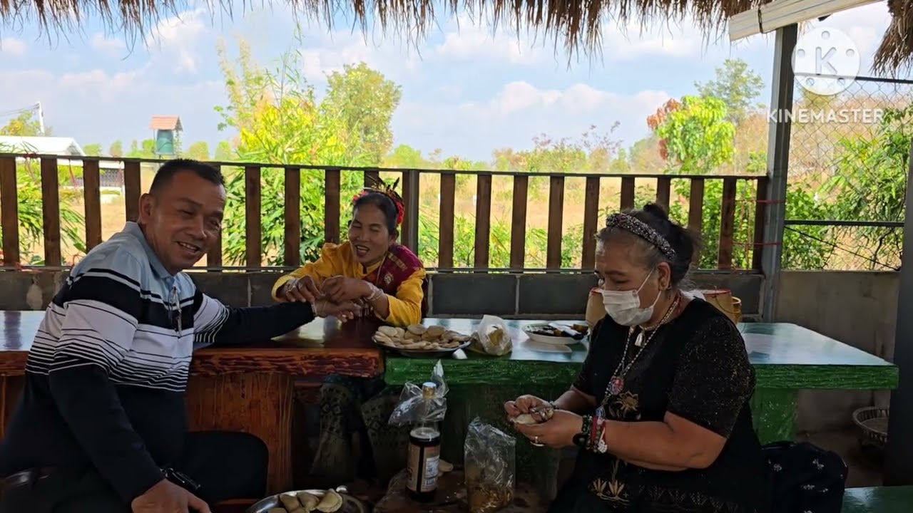 พี่ใหญ่มาชิมด้วยตัวเองขนมจาก FCจากเพชรบุรี