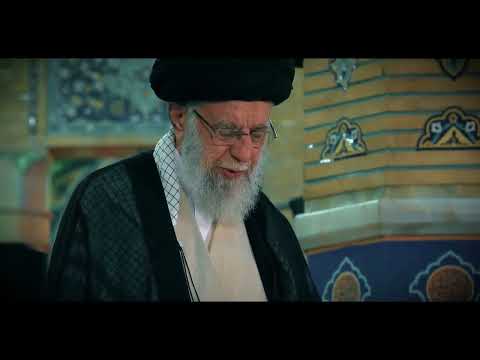 محراب جمکران لحظاتی از حضور حضرت آیت الله خامنه ای در مسجد مقدس جمکران