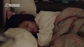 BLACKPINK - LISA HUGS JENNIE IN BED! 💓 JENLISA (BLACKPINK HOUSE) Resimi