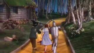 Video thumbnail of "Dorothy singing Somewhere Over The Rainbow"