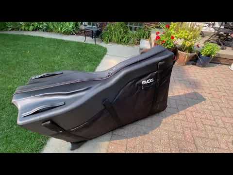 Video: Evoc meluncurkan Road Bike Bag Pro dan bagasi bikepacking baru dengan Boa Dials