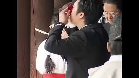 50名日本跨党派国会议员集体参拜靖国神社 - 天天要闻