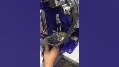 shoe buttoning machine