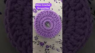 It’s Easy to crochet this Mini Crochet Scrunchies #crochet #crochetscrunchie #handmade #hairties
