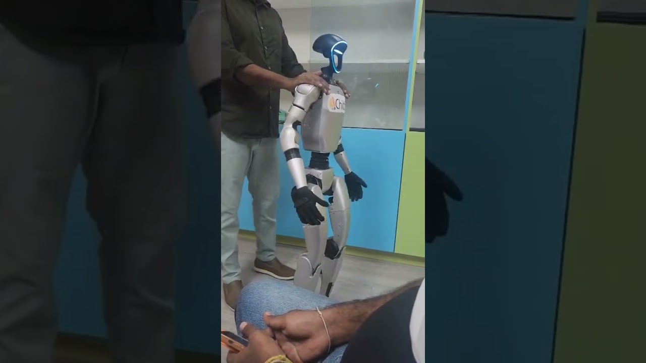 Chitti#robot👍👍👍👍robotic#👏👏👏walking#talking#robot😍😍😍so#interesting