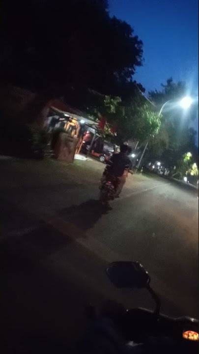 status wa halu di jalan naik motor
