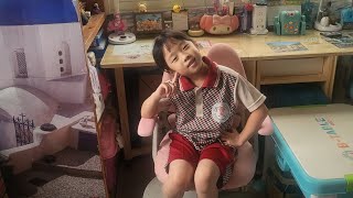 熊幸福回憶錄（亮亮：國小新生入學報到）
