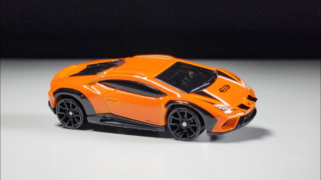 Hot Wheels Mainline Review: Lamborghini Huracan Sterrato | 2024 HW