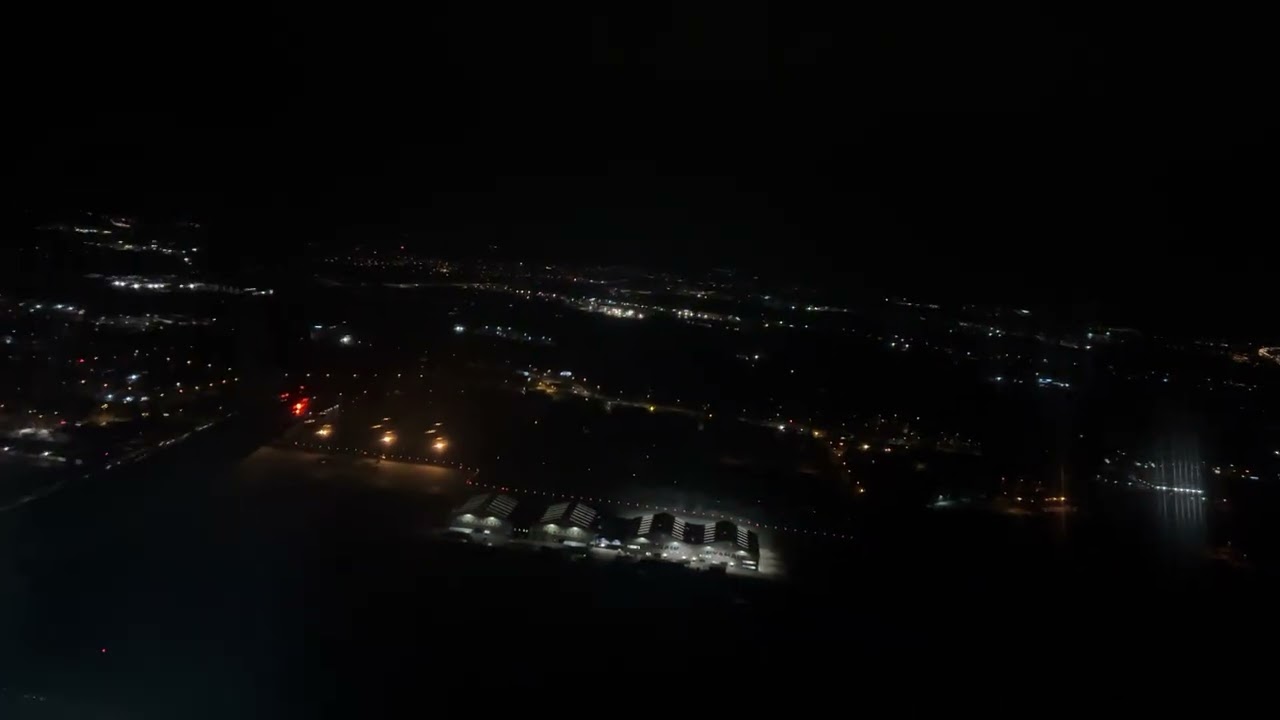 Ryanair 737-8200 taking off from Wroclaw Airport.