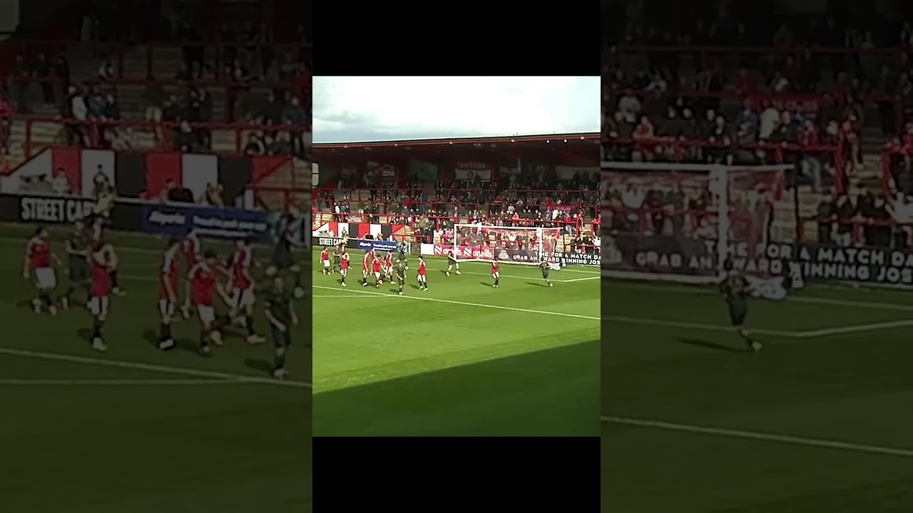 Taylor Dyson with an incredible 30-yard free-kick for Avro 🔥