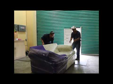 Video: ¿Por qué las empresas de mudanzas envuelven los muebles?