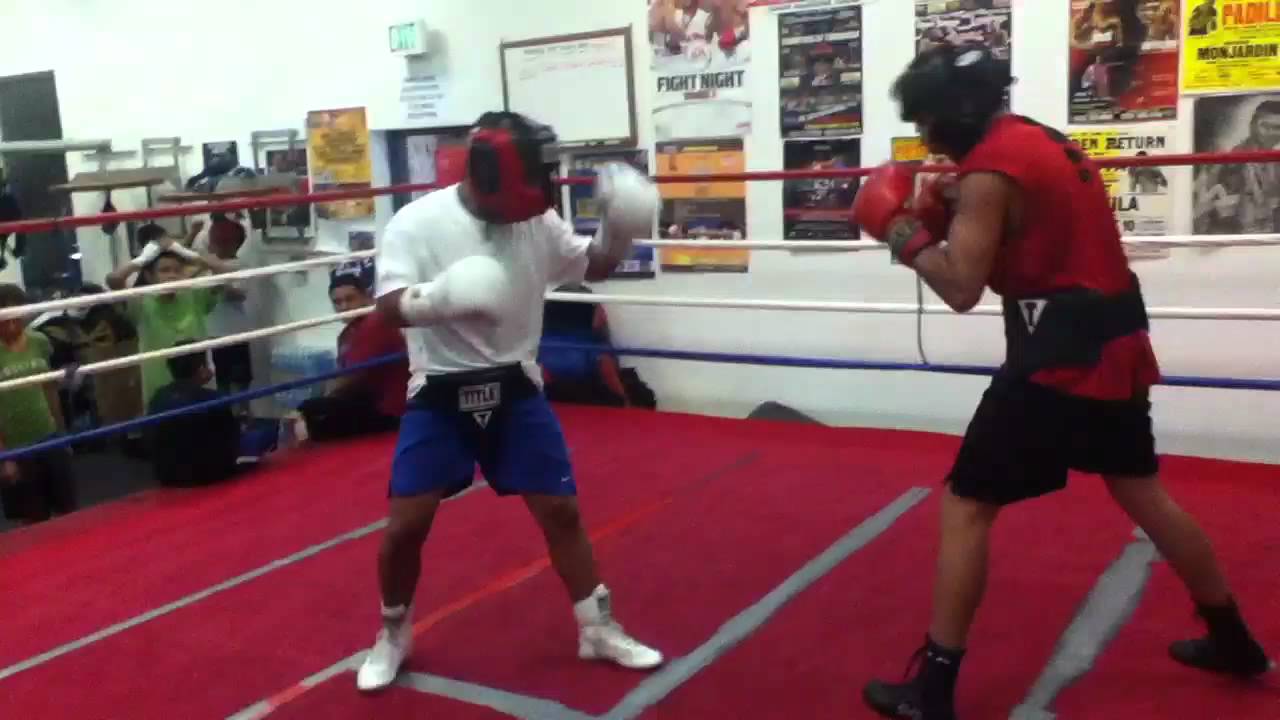 Alhambra boxing vs baldwin park duarte.81011..round 1 YouTube