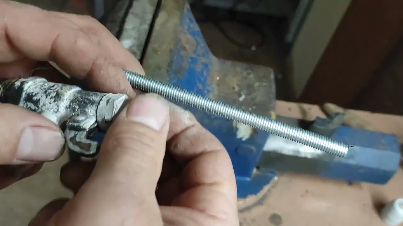 Güneş enerjisi şamandırasının tamiri