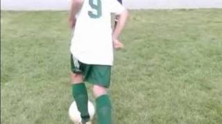 How to Dribble a Soccer Ball : How to Do a Step Over Soccer Dribble Move Resimi