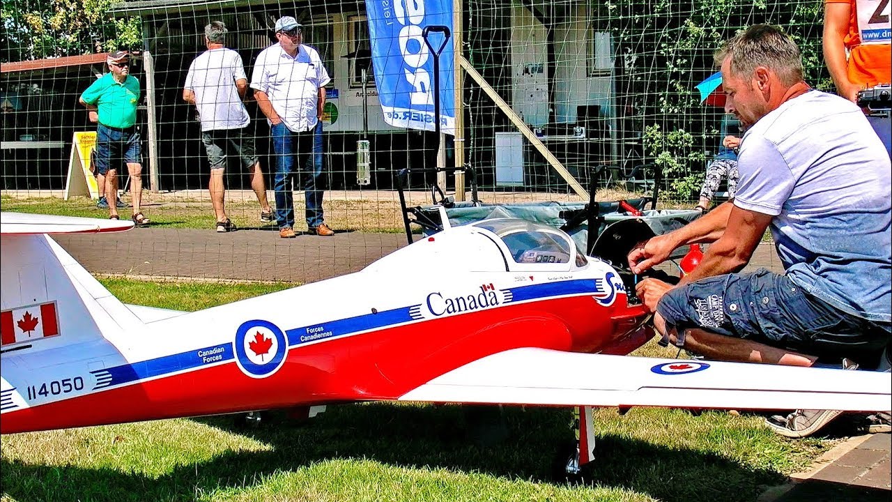 AMAZING BIG RC TURBINE MODEL JET CT-114 TUTOR FLIGHT DEMONSTRATION airwolf reboot