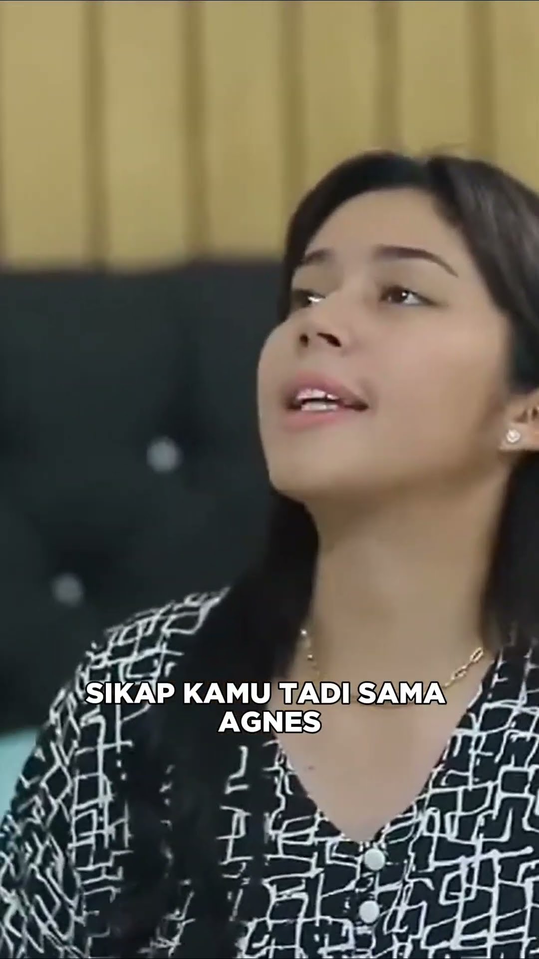 Aduuch! Cipika cipiki di depan istri sama cewek lain, kok ga sadar sih kalau berbuat salah! #shorts