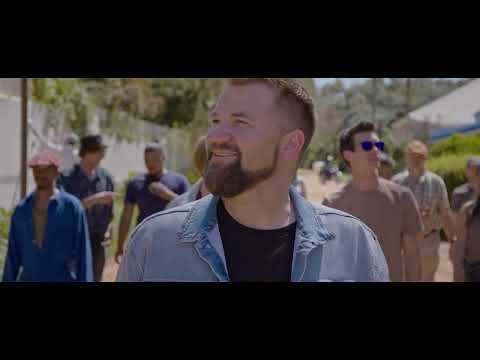 Ruhan du Toit - Mense Op Die Dorp (Amptelike Musiekvideo)