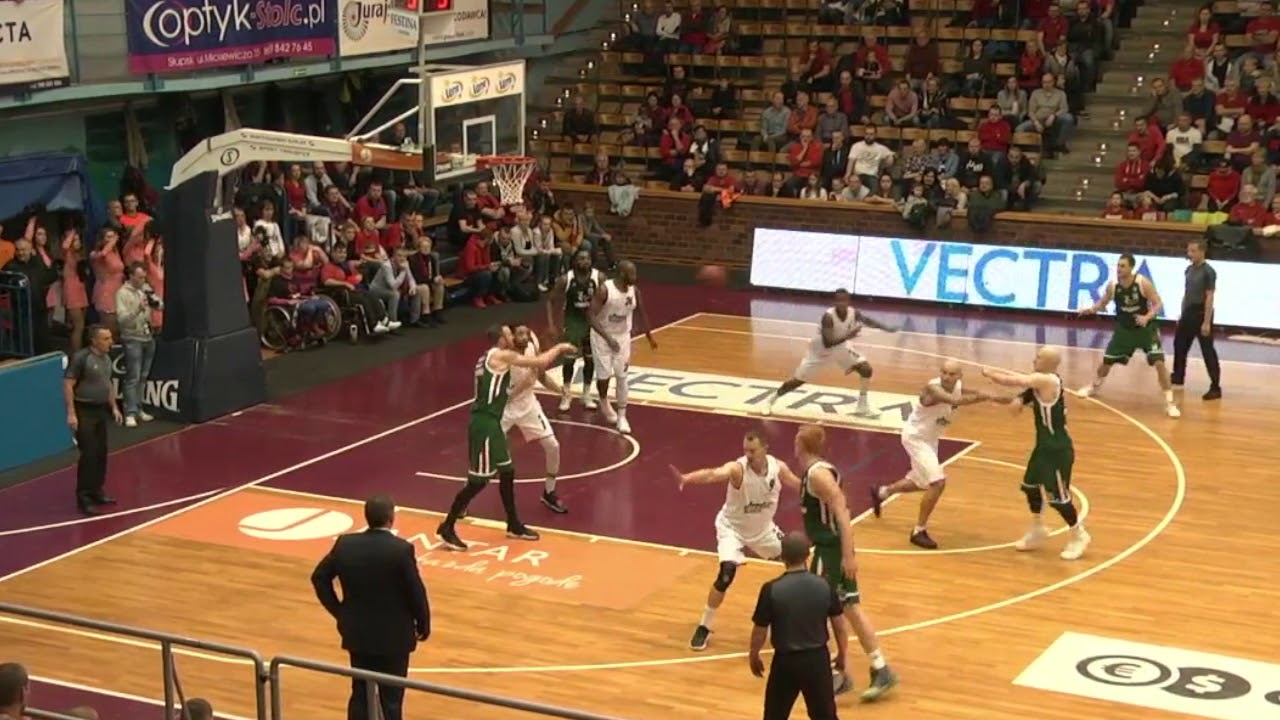Dominic Artis - przechwyt i wsad! #PLKPL play