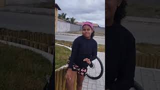 Parte 1 Na Praça De Bicicleta