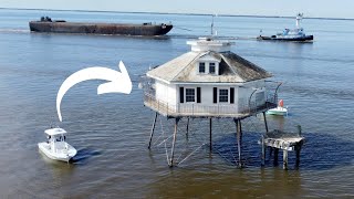 This ABANDONED Lighthouse Had So Many BIG FISH Under it!
