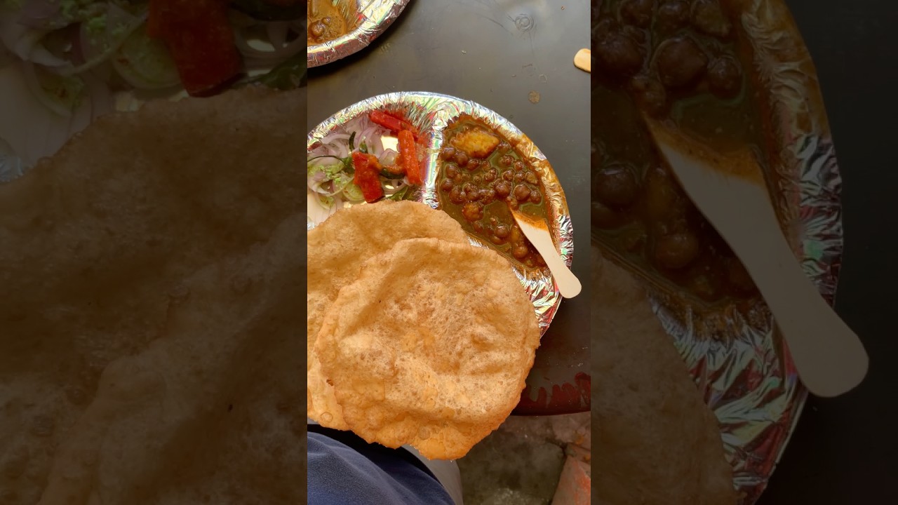 🔥Street Food Eating❗️छोले-भटूरे🤤 #foodchallenge #streetfood #foodreview #foodblogger