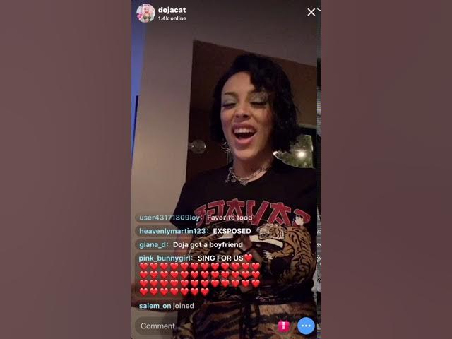 Doja Cat singing on TIKTOK live