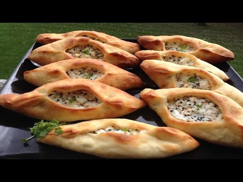 Video: Pie Na May Feta Cheese At Tinadtad Na Karne
