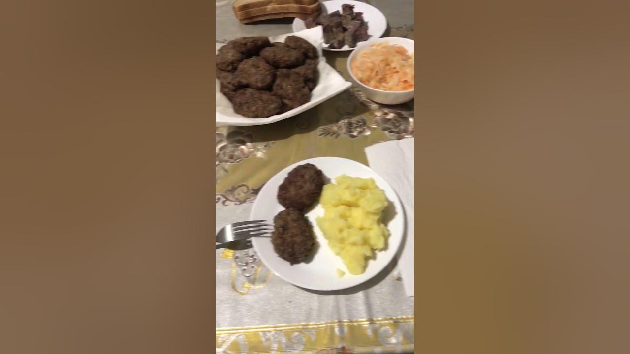 Пюрешка с котлеткой #shortsvideo - YouTube