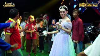 Download Lagu NGAPLANG NGAPLANG - DESY PARASWATI - ORGAN DESY PARASWATI GROUP PIMP: DESY.P || LIVE CIASEM SUBANG MP3