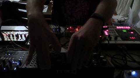 random techno 001 moog mother-32, electribe es-1, volca bass, microgranny, minijam tek.drum