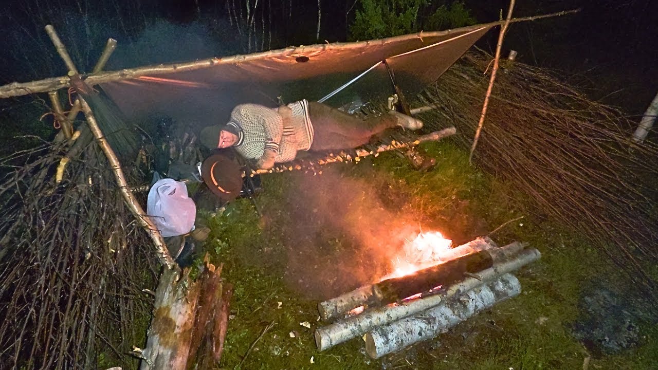 Как пережить холодную ночь без спального мешка (Bushcraft Camping & Hunting Grouse)